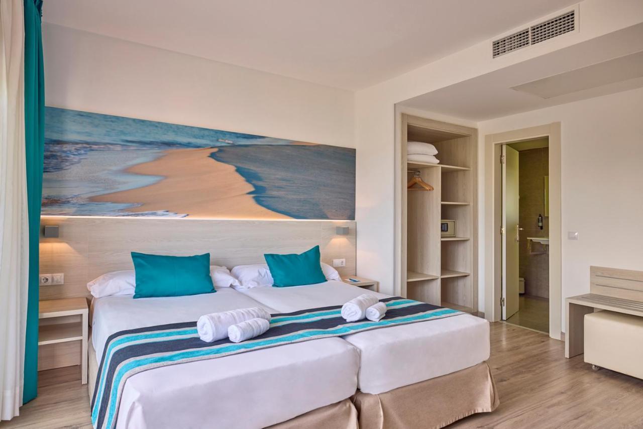 Premium Kamer met twee aparte bedden, zijdelings uitzicht op zee en balkon