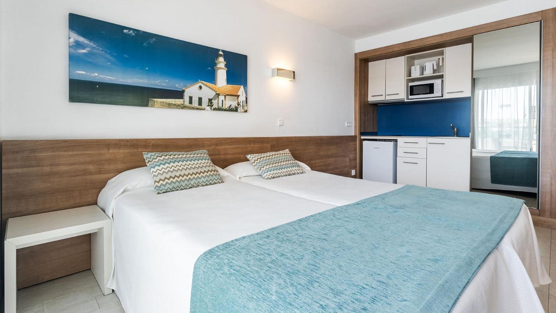 Studio with Sea View,1691985819:JPEG