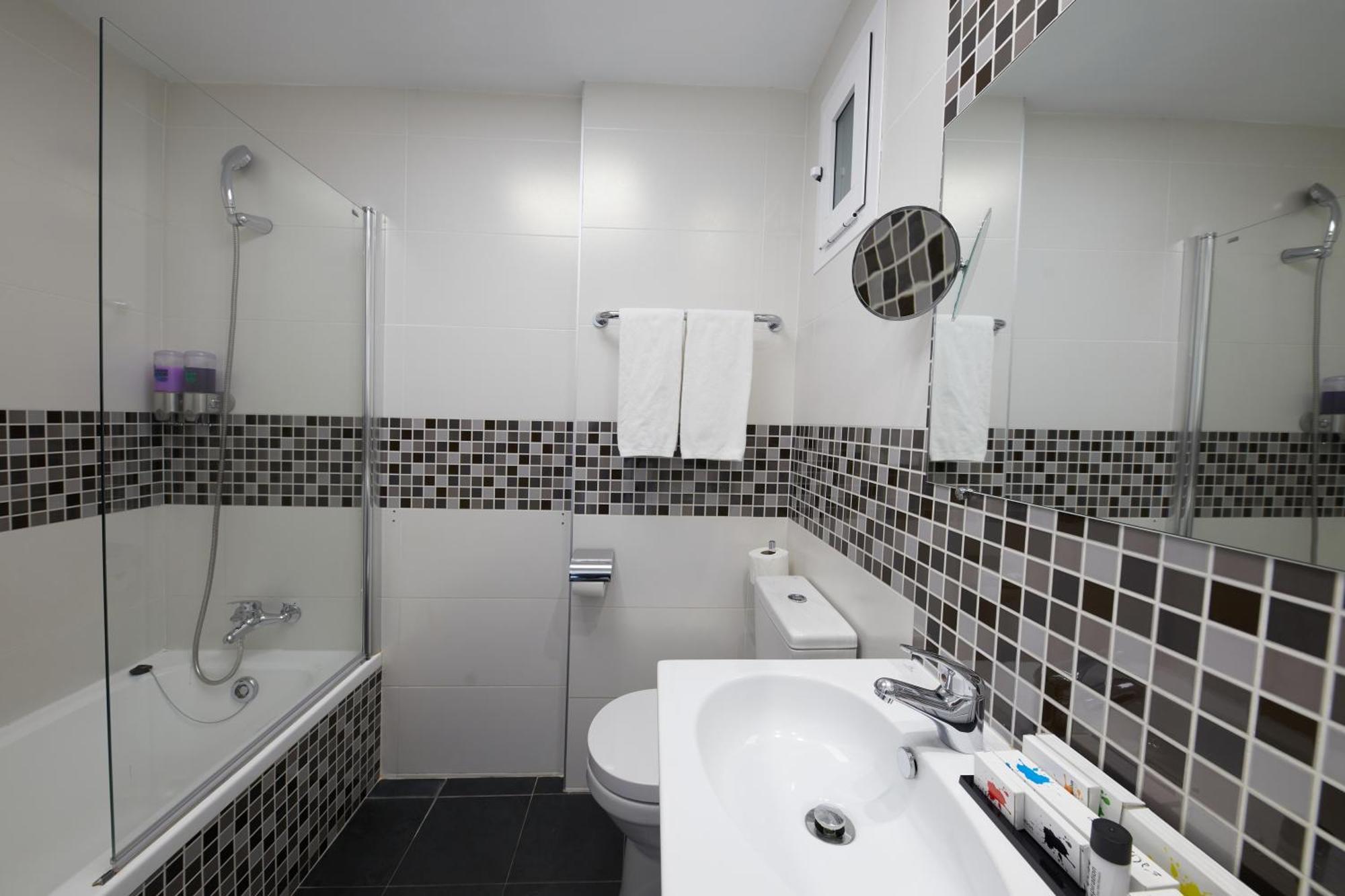 Double or Twin Room with Balcony  (2 Adults + 1 Child)