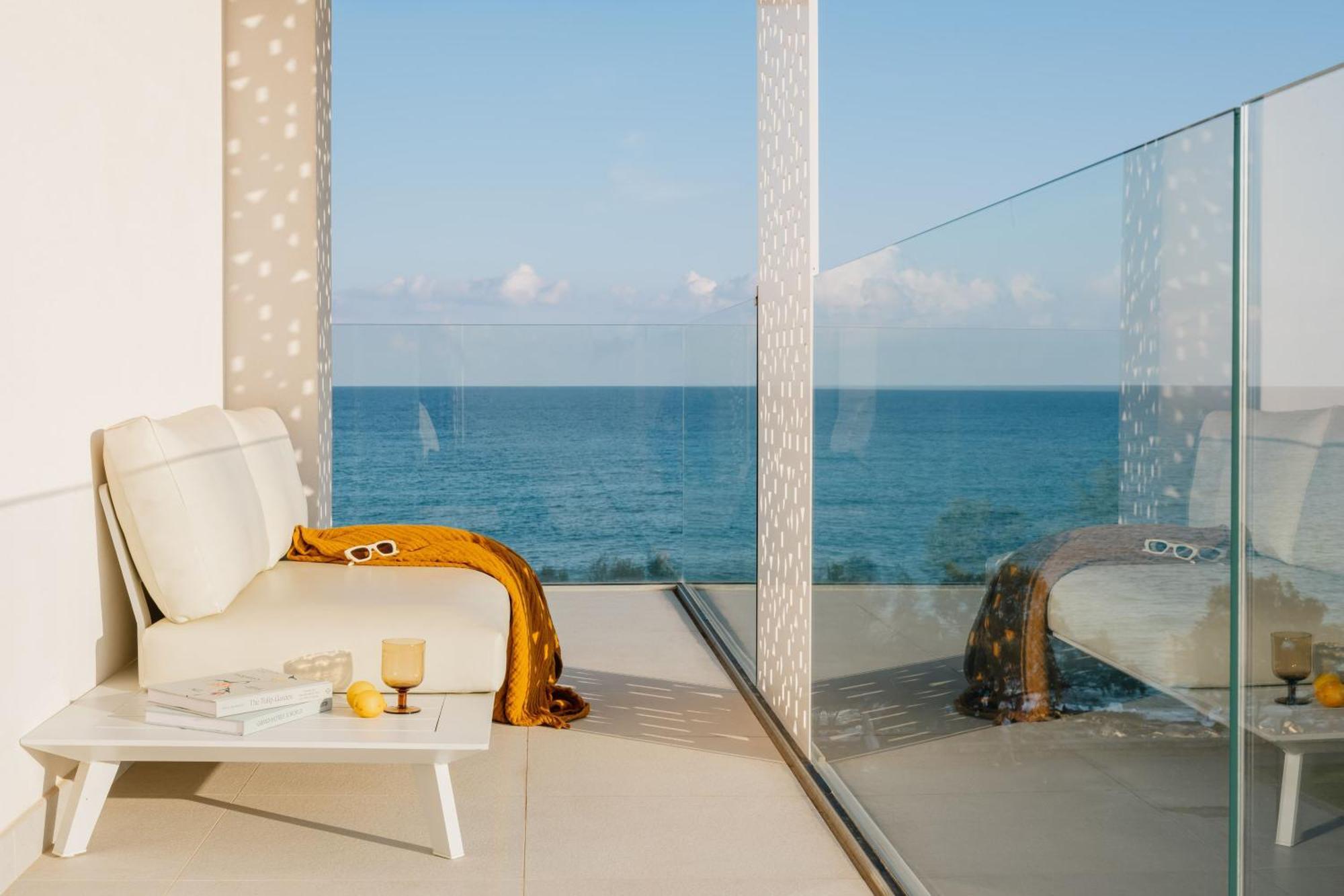 Suite Junior - Vue Directe sur Mer