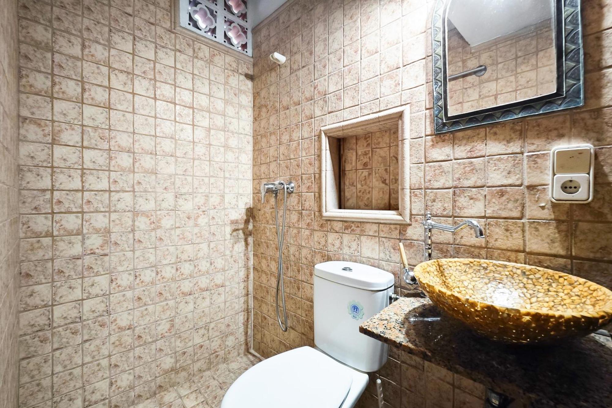 Deluxe Double Room Shower