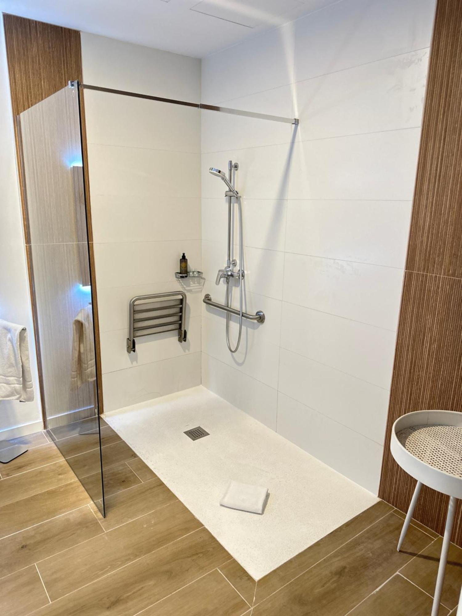 Double or Twin Room Disability Access