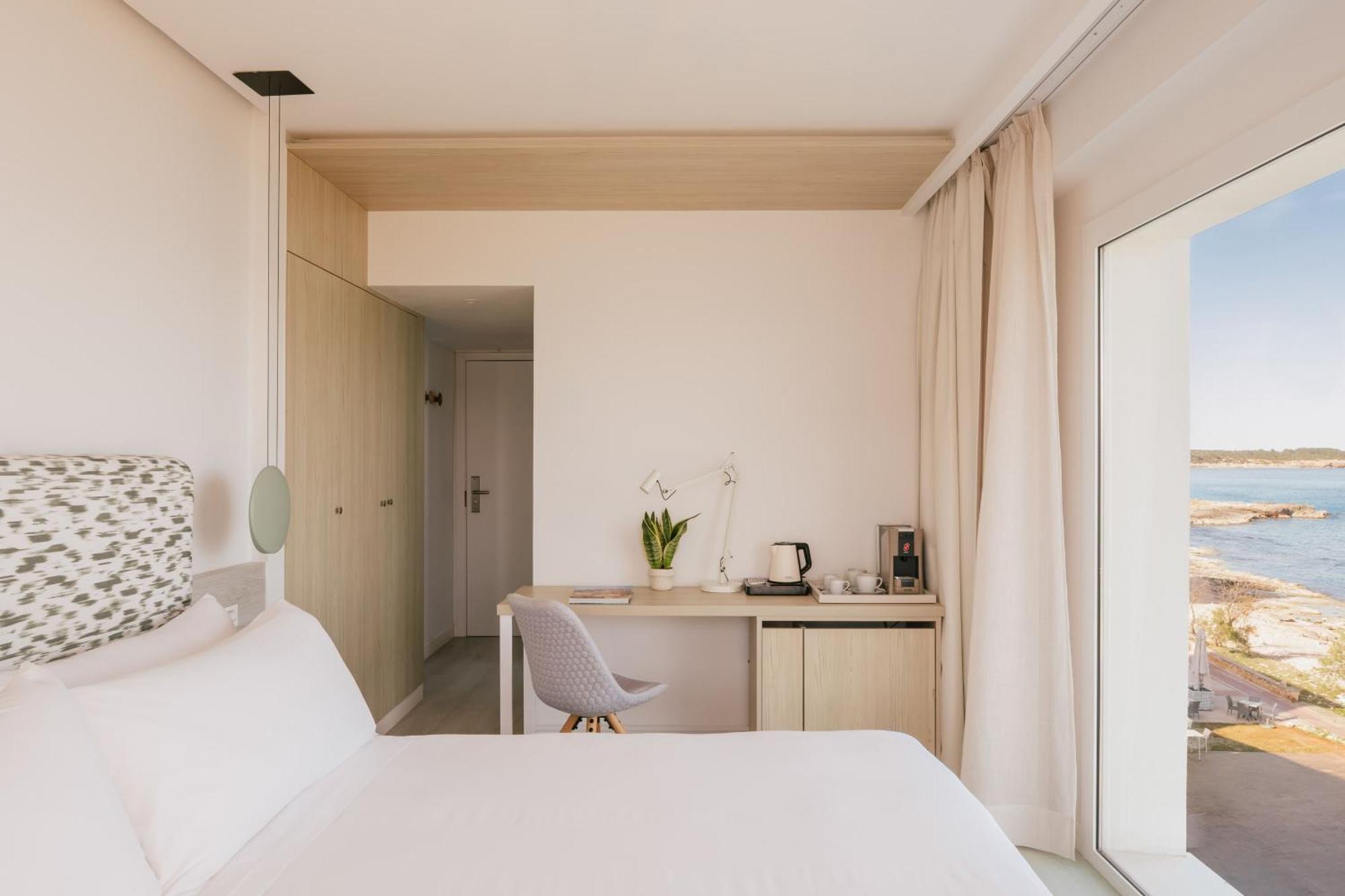 Chambre Supérieure - Vue Directe sur Mer
