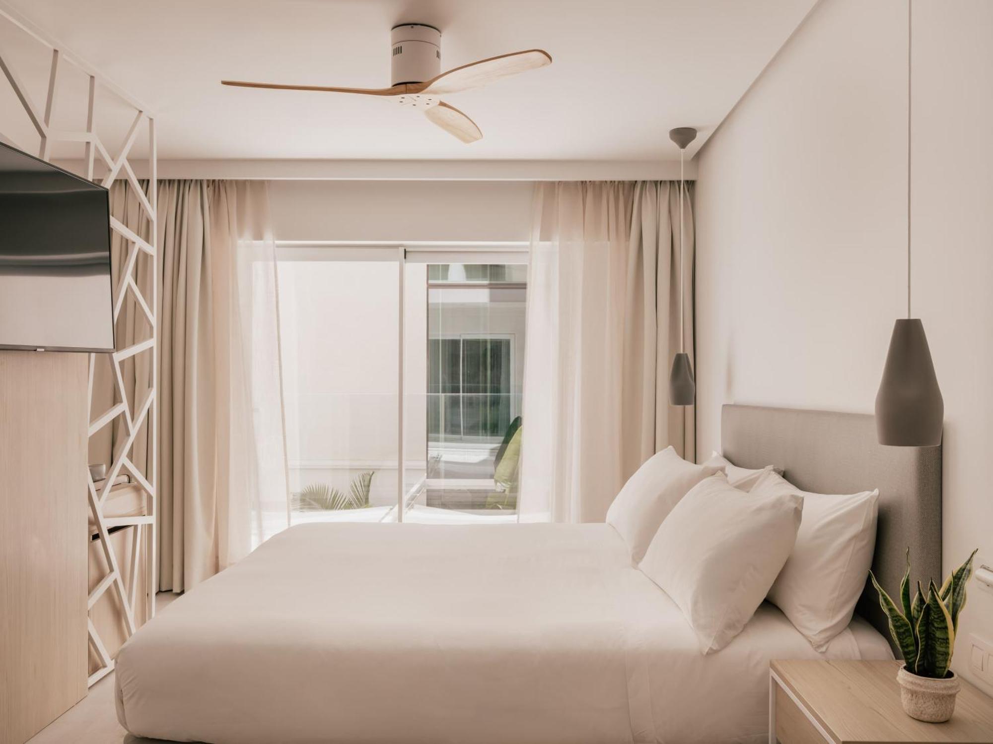 Suite Junior - Vue Partielle sur Mer