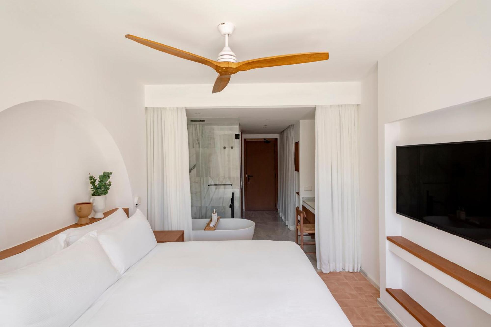 Supreme Room with Terrace Bathtub