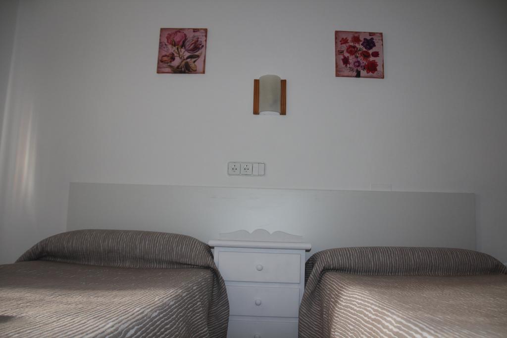Triple Room with Shared Bathroom,217291880:JPEG
