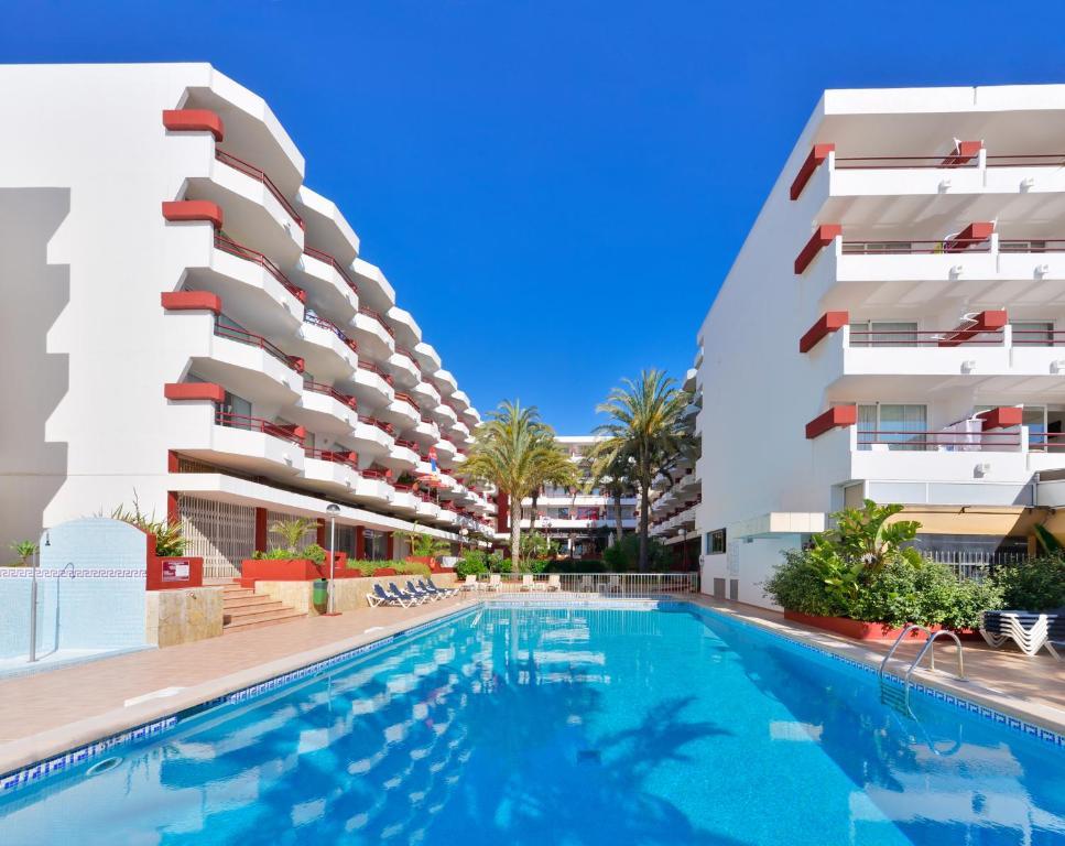 One-Bedroom Apartment (3 Adults + 1 Child),37814035:JPEG