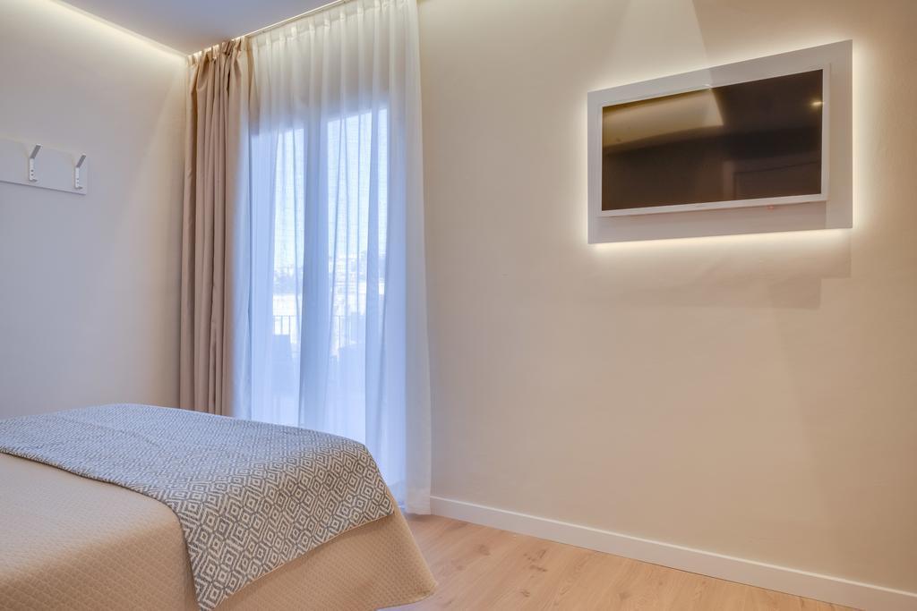 Single Room,1207488556:JPEG