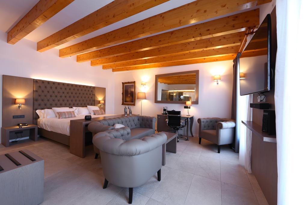 Sky Suite Jacuzzi,435136956:JPEG