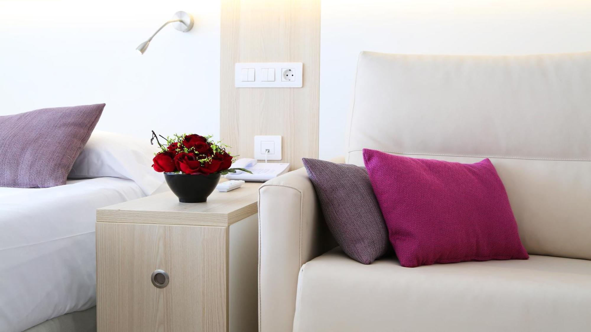 Studio (2 Adults)