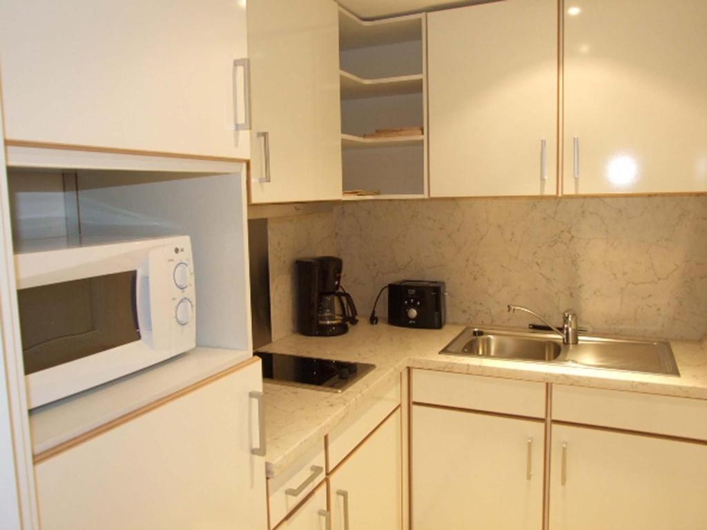 One-Bedroom Apartment,256523757:JPEG