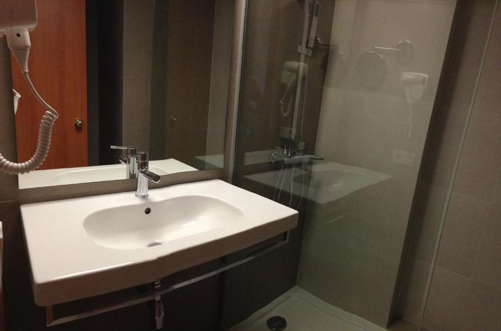 Double or Twin Room with Sea View,125286063:JPEG