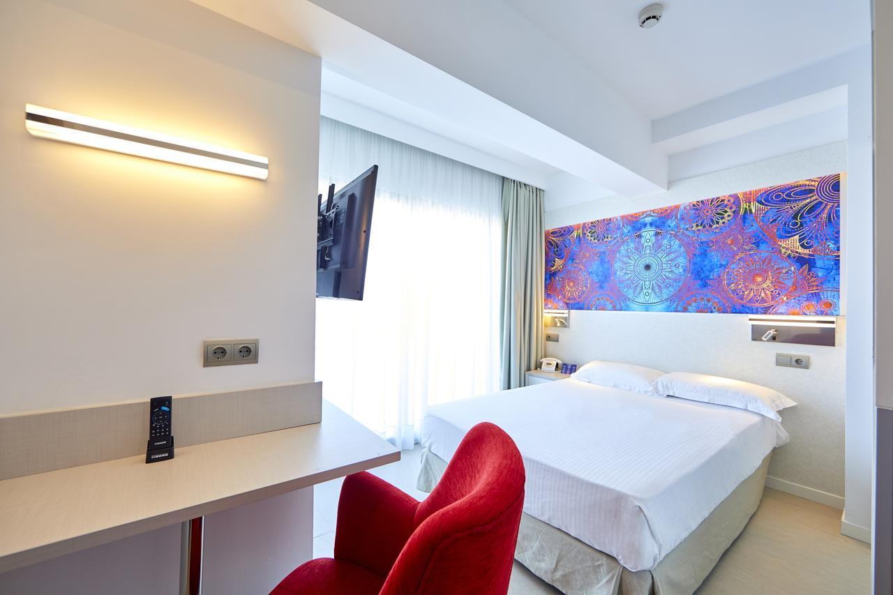 Single Room,669348750:JPEG