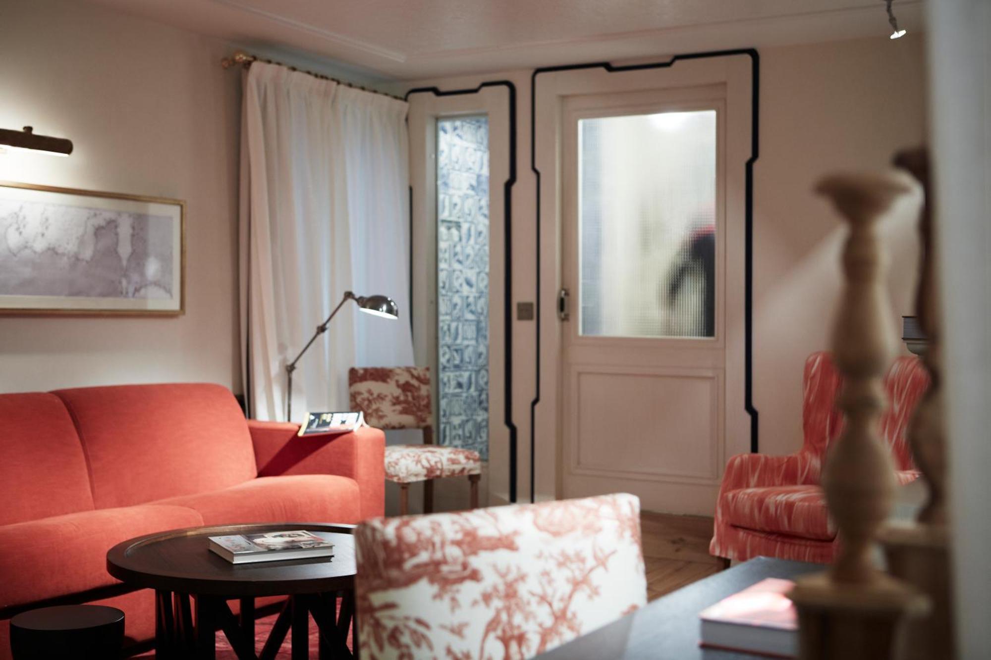 Intimate Suite