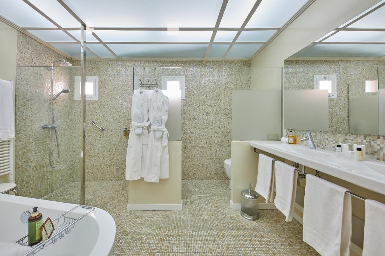Two-Bedroom Suite,727878178:JPEG