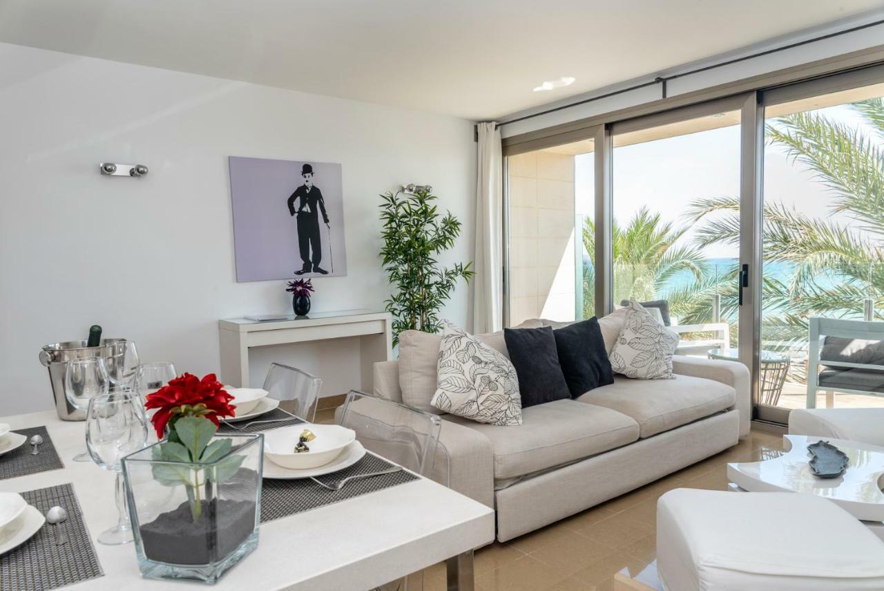 Two-Bedroom Apartment Sea View