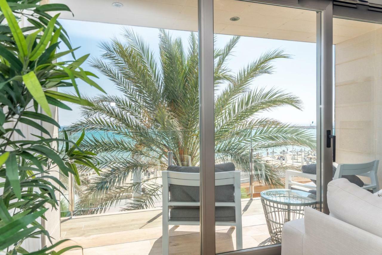 Two-Bedroom Apartment Sea View