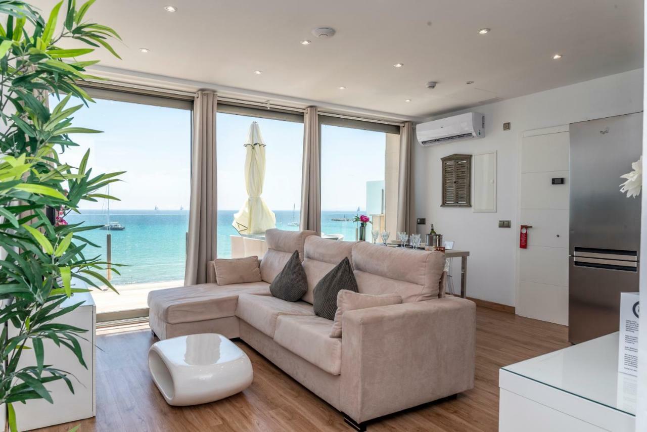 Premium Penthouse Two-Bedroom Apartment Sea View