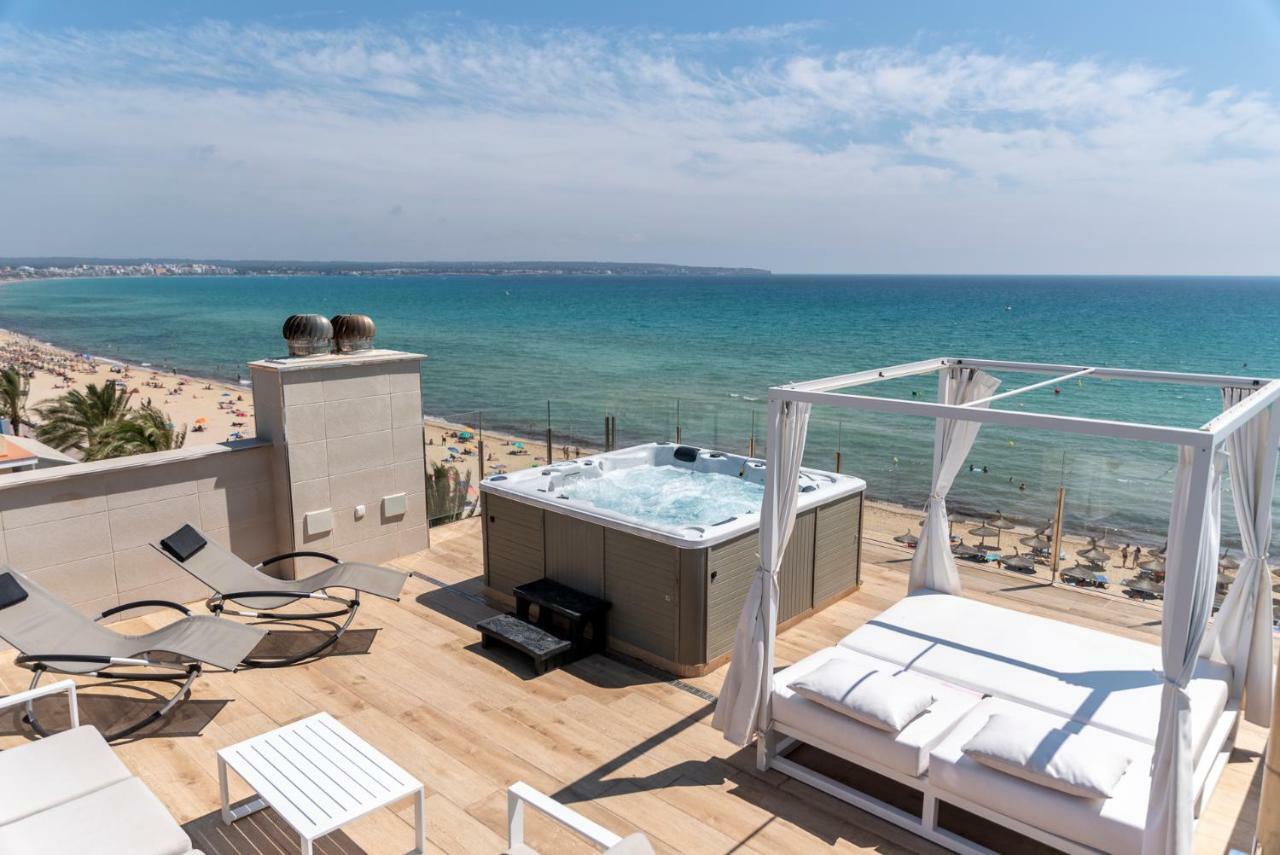 Premium Penthouse Two-Bedroom Apartment Sea View