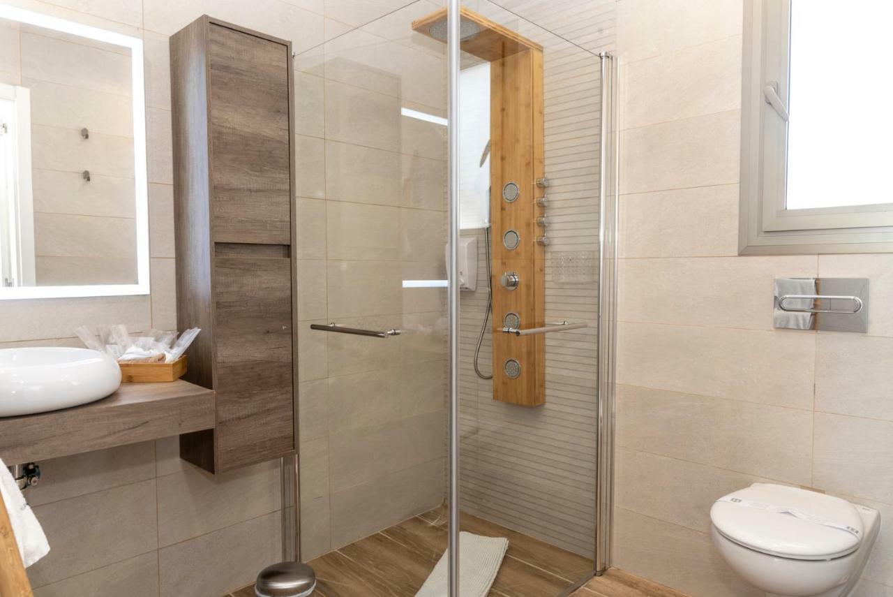Premium Penthouse Two-Bedroom Apartment Sea View