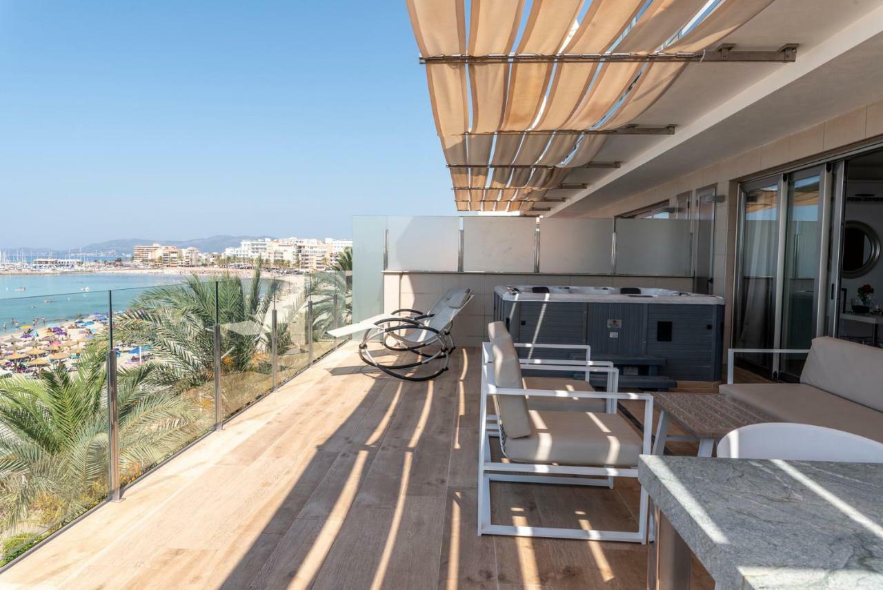 Two-Bedroom Apartment Terrace Sea View