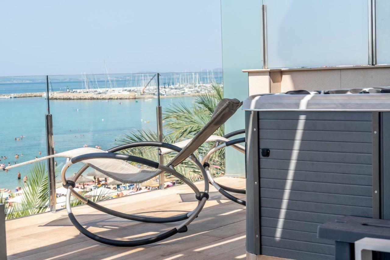 Two-Bedroom Apartment Terrace Sea View