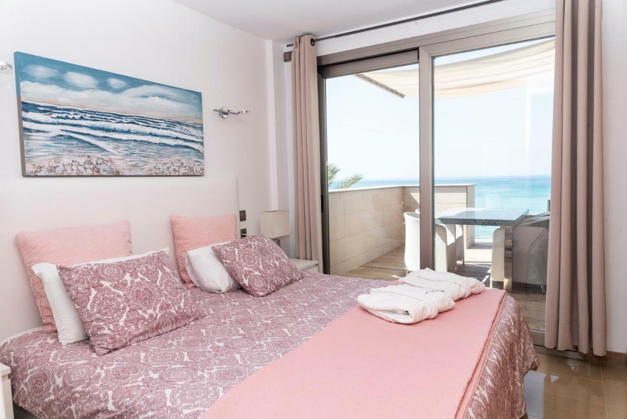 Two-Bedroom Apartment Terrace Sea View