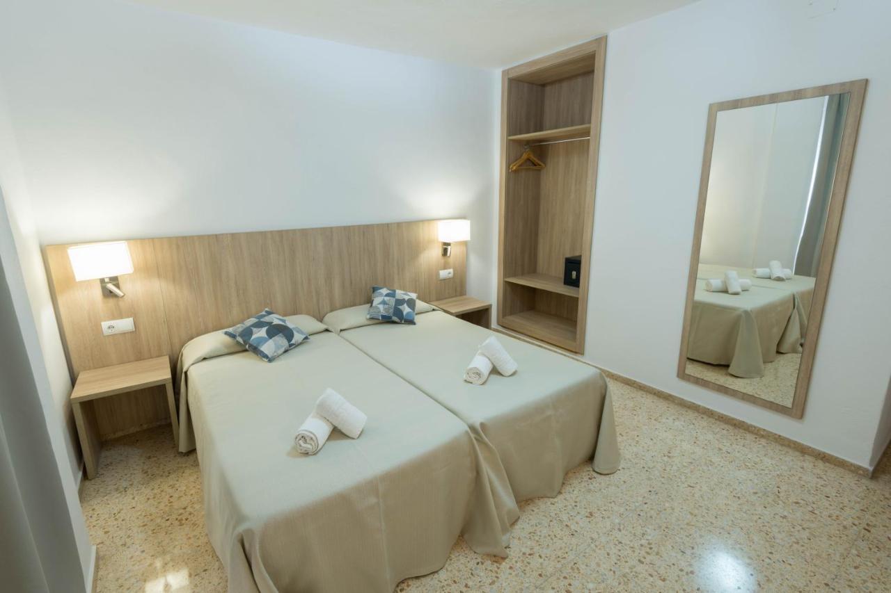 Twin Room with Bathroom