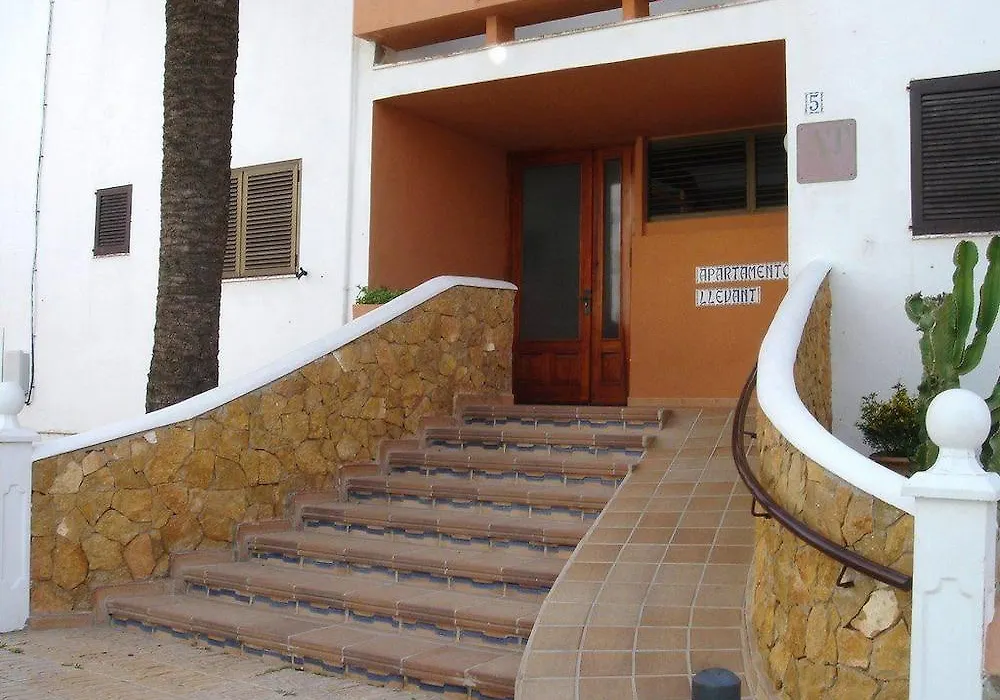 Apartamentos Llevant-1