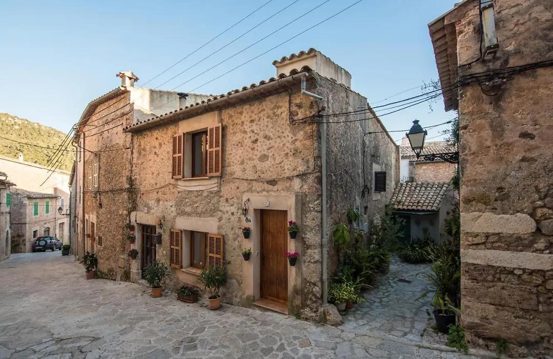 Macarena'S House-1