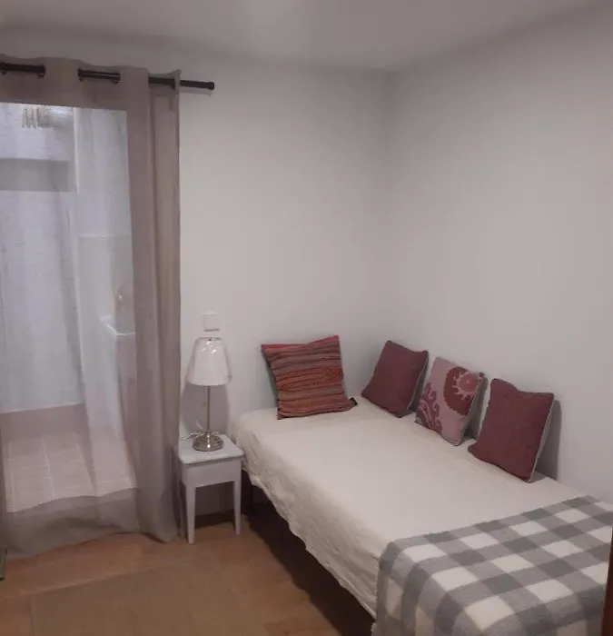 Moderno apartamento con vista a la montaña-1