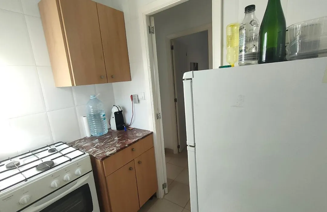 Camera Privata Singola In Appartamento, Bagno In Comune, Aria Condizionata Caldo Freddo, Wifi, Tv-1