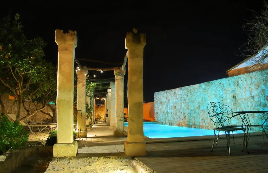 Petit Hotel Algaida-1