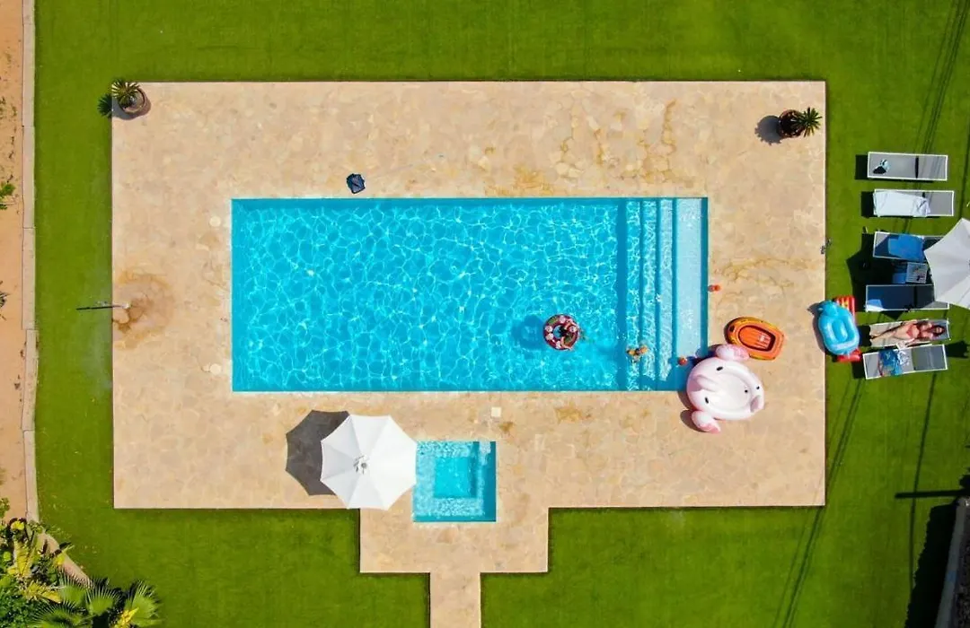 Villa Con Piscina Privada-1