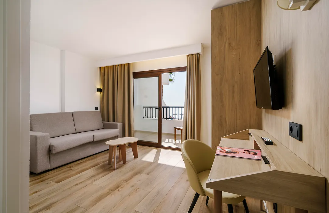 Alua Suites Las Rocas-1