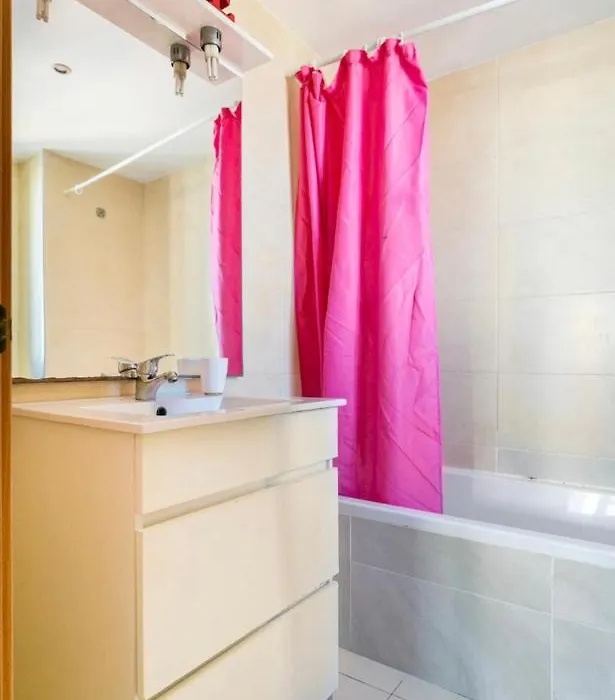 Apartamento De Tres Habitaciones En Playa De Embossa-1