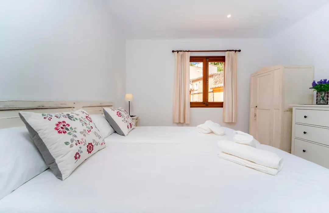Townhouse Lleo 72 By Homevillas360-1