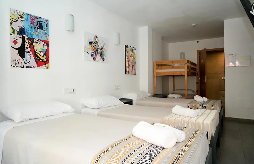 New Art Beach Hostel- Albergue Juvenil-1