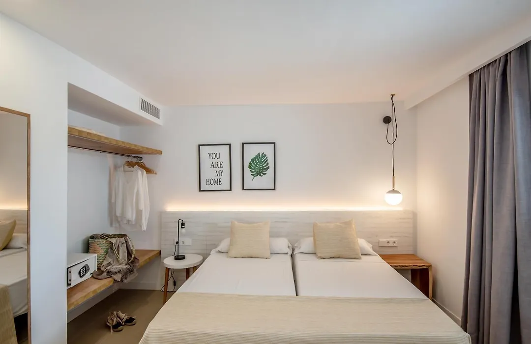 Apartamentos Es Pujols - Emar Hotels-1
