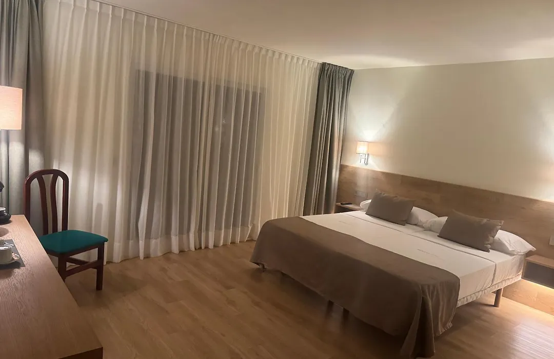 Iroco Hostal-1