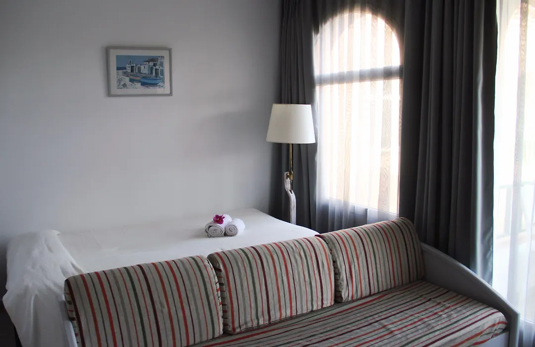 Apartamentos Royal Life-1