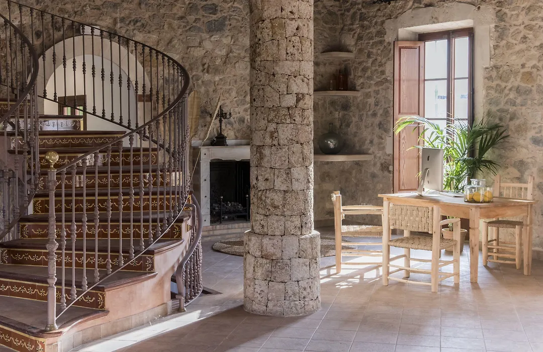 Curolla Petit Hotel-1