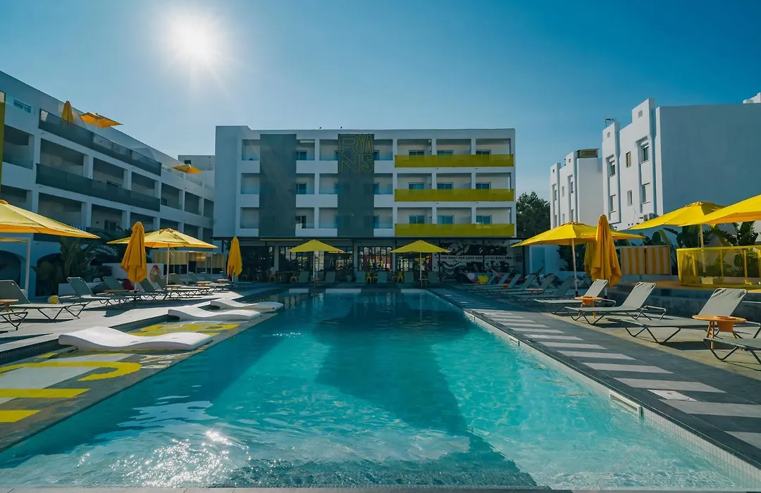 Ryans Lolas Ibiza - Adults Only-1