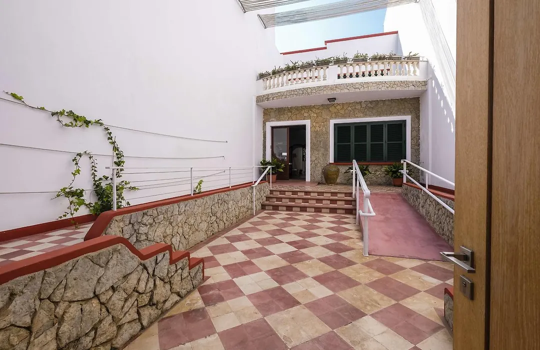 Hotel Abril 37-1