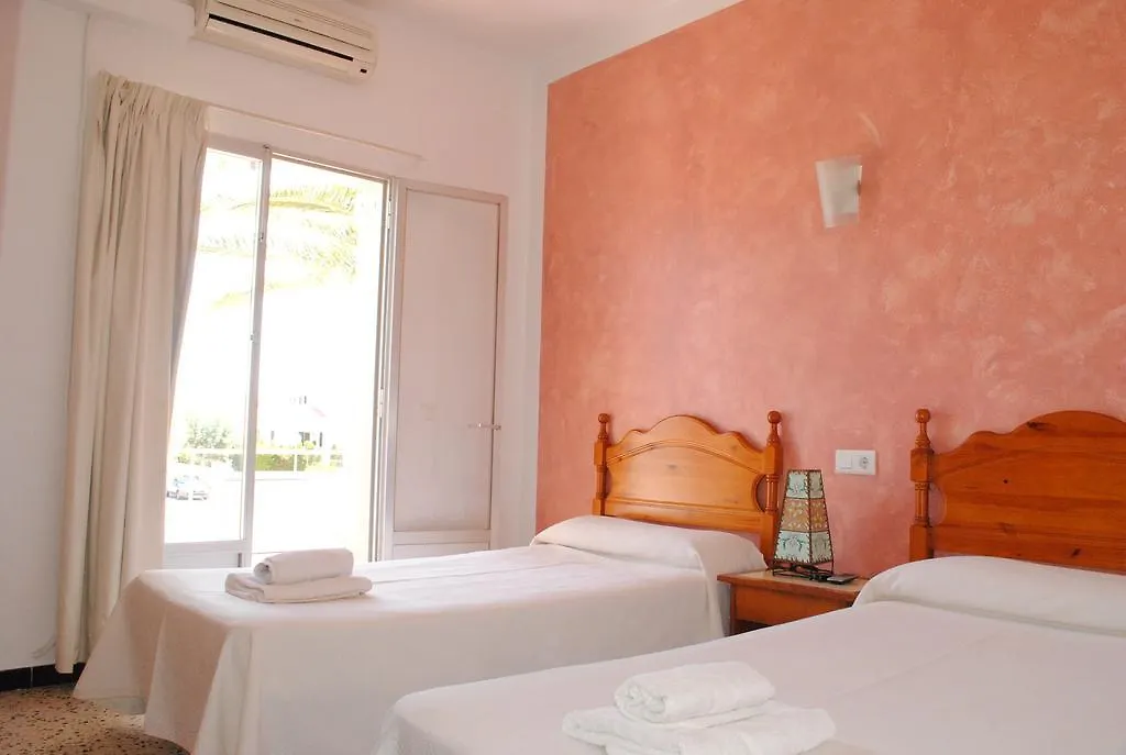 Hostal Paris Ciutadella-1