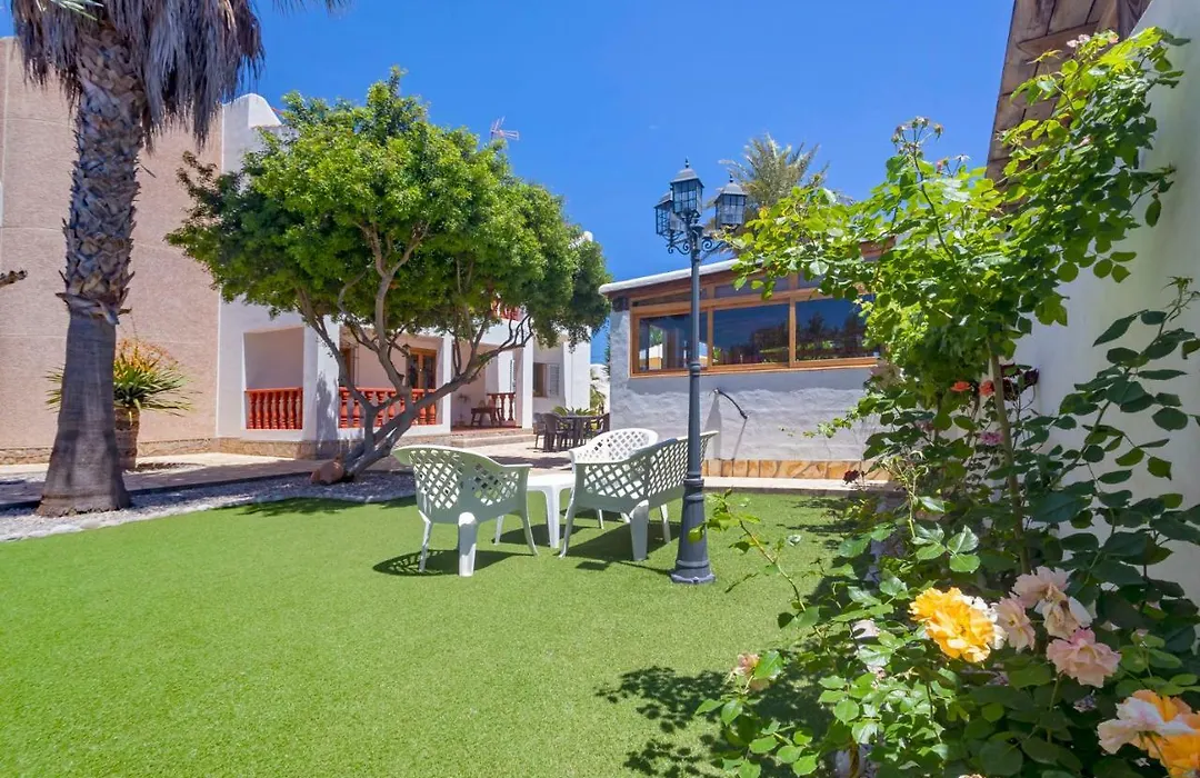 Villa In Playa D'En Bossa Sleeps 9-1