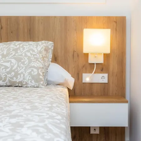 Apartamento Las Palmeras III-2