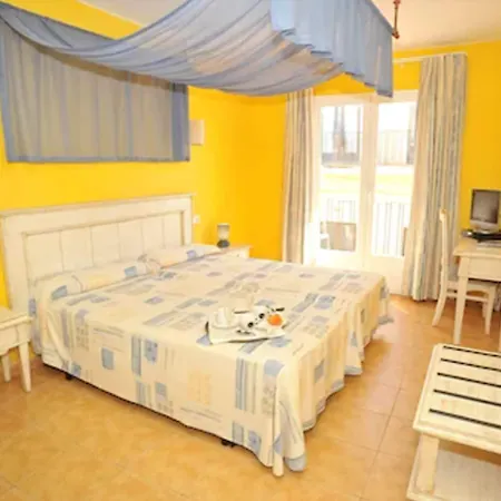 Hostal Hpc Porto Colom-3