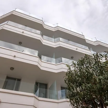 Sea Breeze Apartments-2