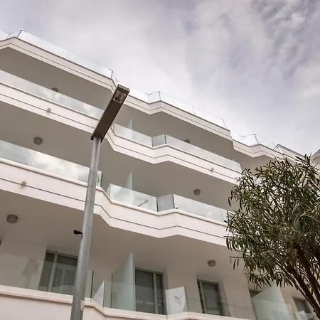Sea Breeze Apartments-3